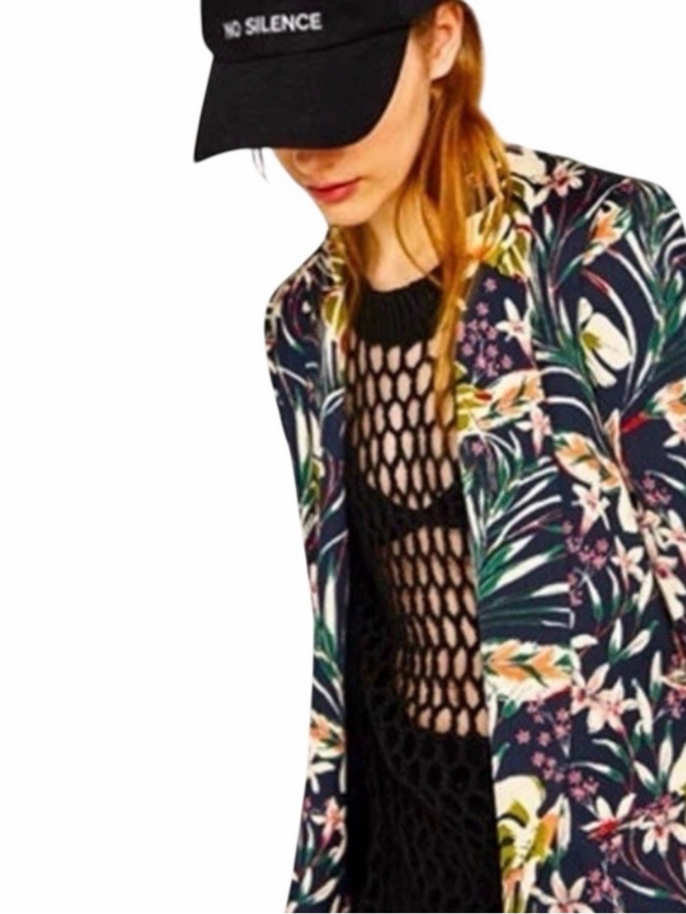 Zara Basic Tropical Floral
Blazer Open Front 3/4 Sleeve
Navy Satin Effect Small